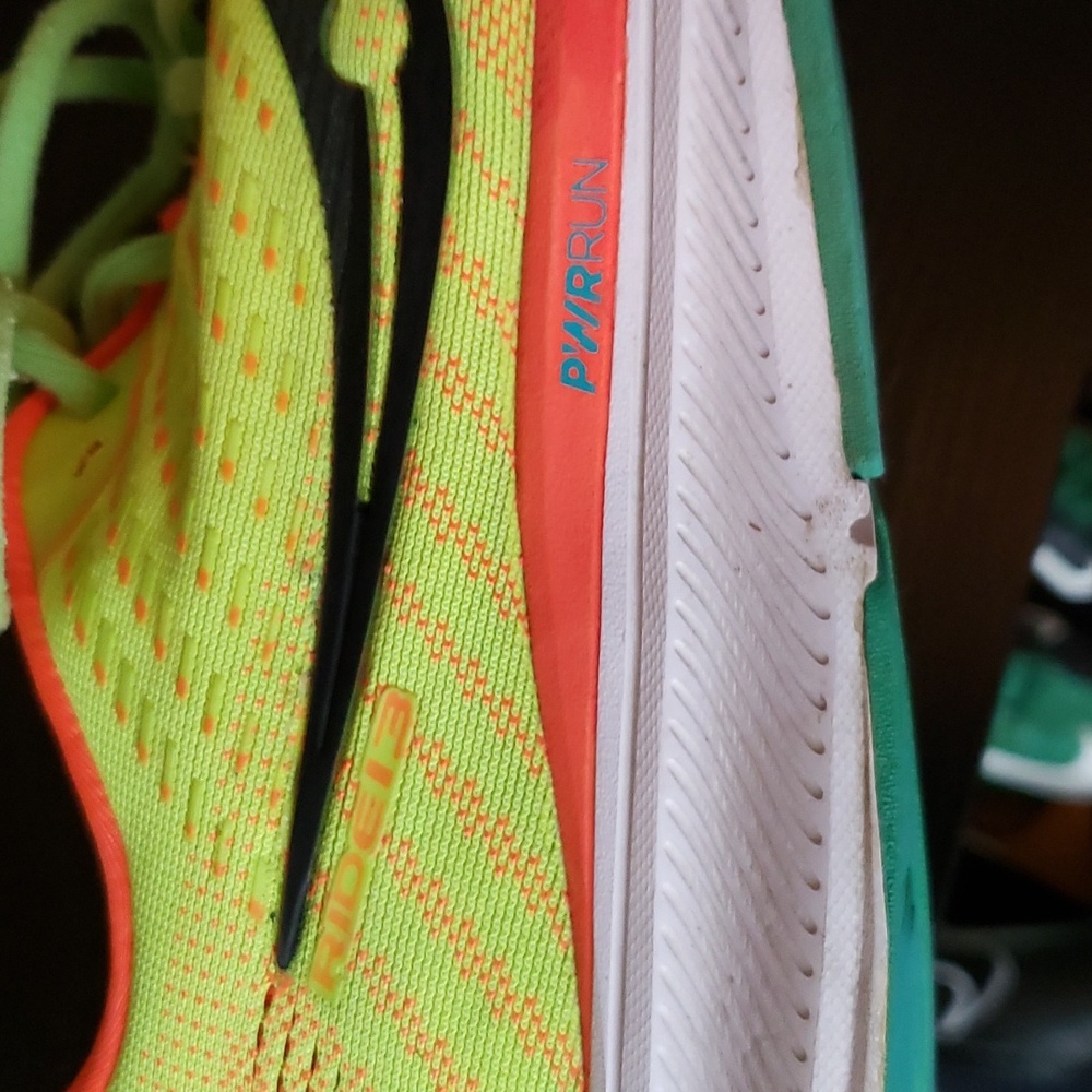 Saucony Ride 13 Powerrun Pre-owned sz10. Wear on left shoe pictured. - Picture 9 of 11
